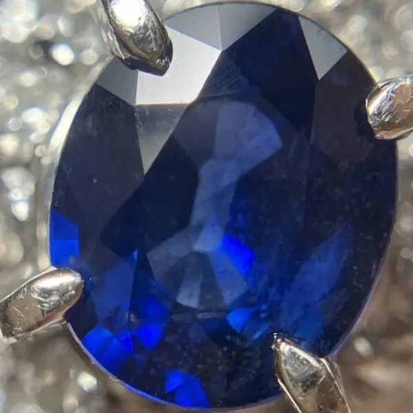 サファイア　0.7ct