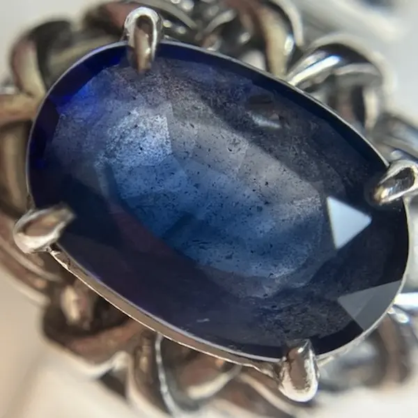 サファイア　1.09ct
