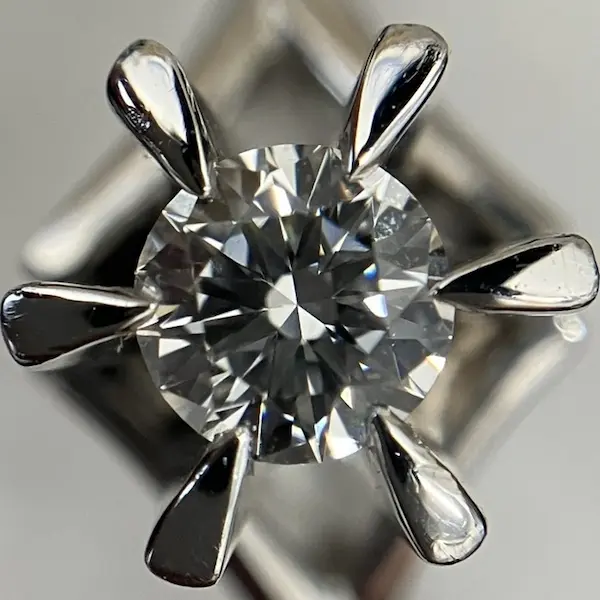 ダイヤ　0.19ct