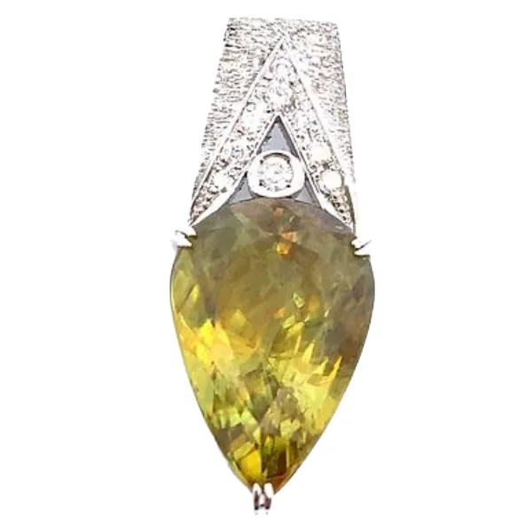 K18WG スフェーン・ダイヤモンド 10.727・0.14ct