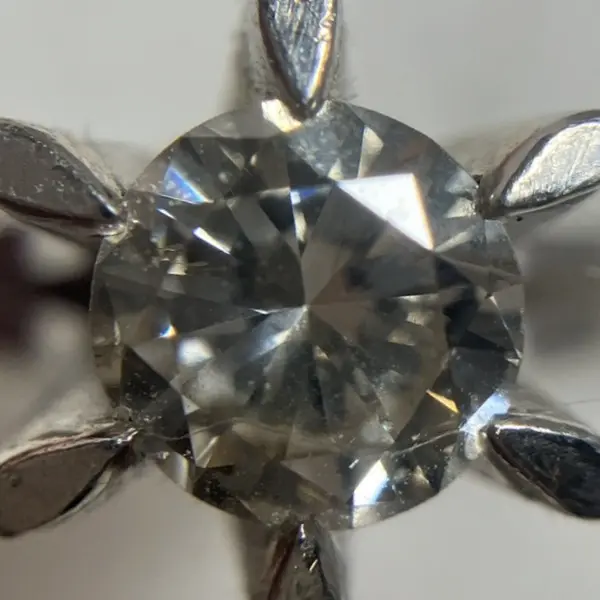 ダイヤ　0.56ct
