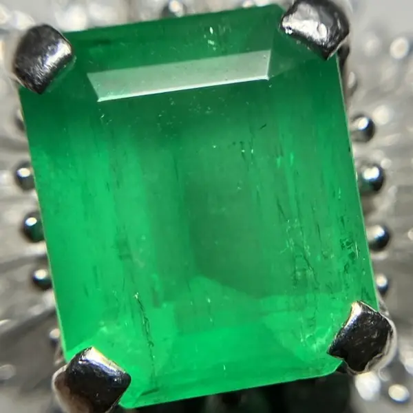 エメラルド　1.59ct