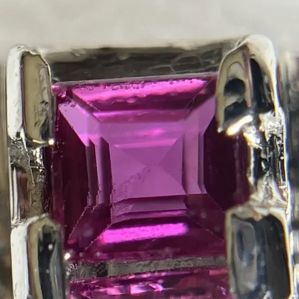 ルビー　0.9ct