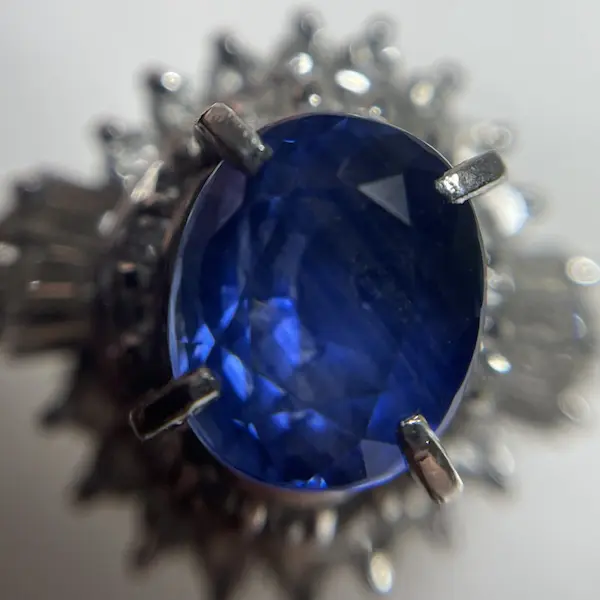 サファイア　2.35ct