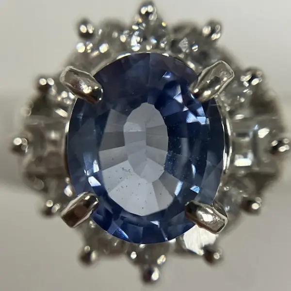 サファイア　0.68ct
