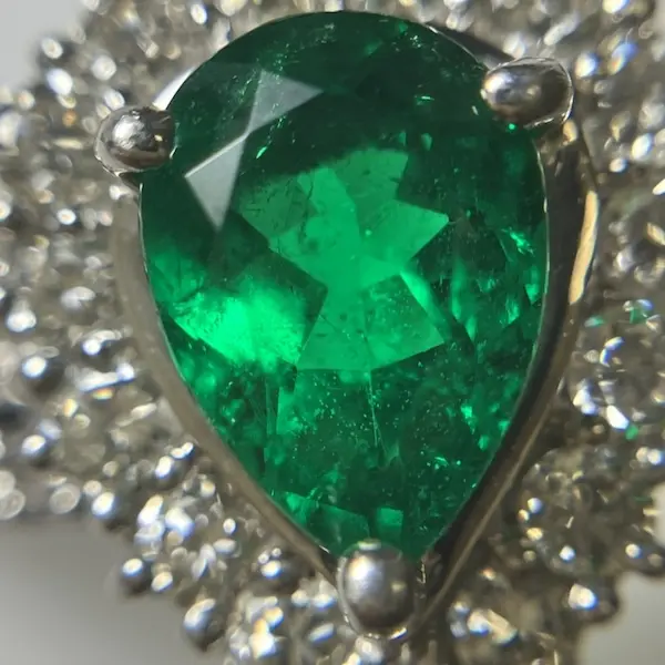 エメラルド　0.74ct