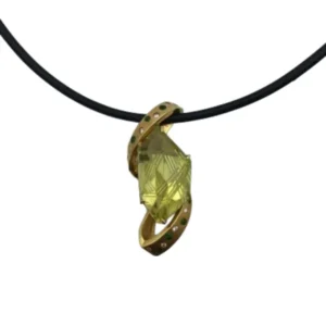 K18 クォーツ・グリーンガーネット ペンダントトップ 32.36 ct 0.38・0.13 ct