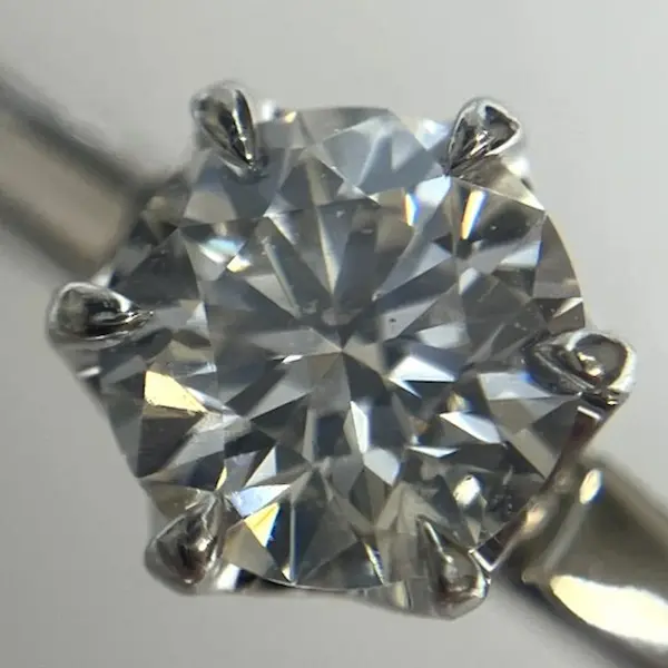 ダイヤ　0.33ct