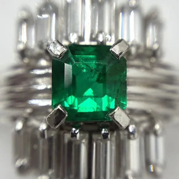 エメラルド　0.61ct