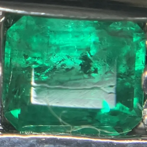 エメラルド　0.76ct