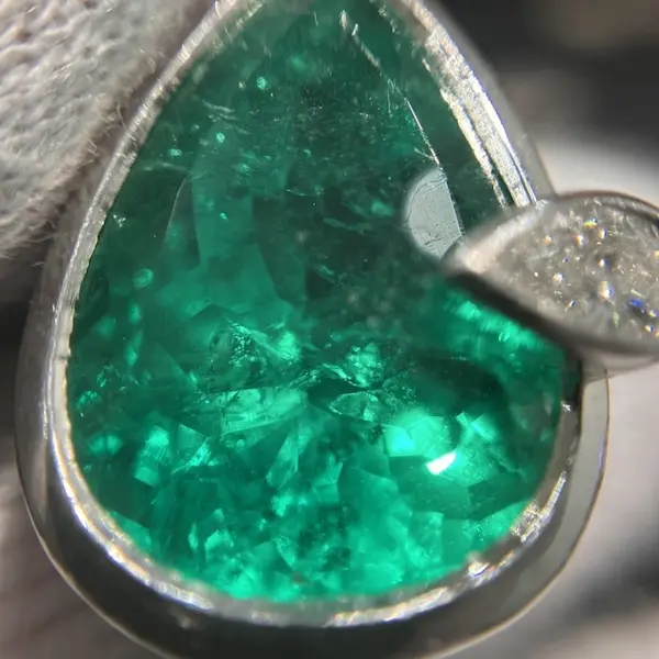 エメラルド　9.53ct