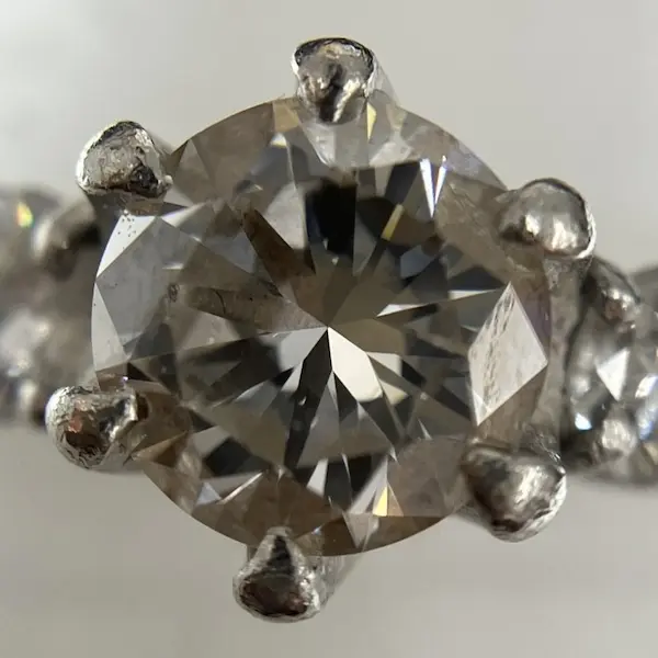 ダイヤ　0.66ct