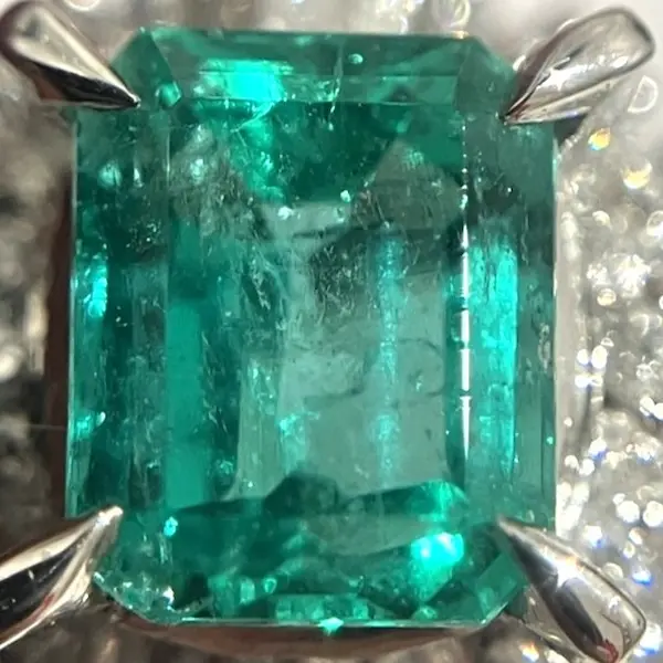 エメラルド　1.05ct