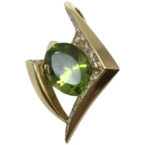 K18 ペリドット・ダイヤモンド ネックレスペンダントトップ 6.38 ct D0.67 ct