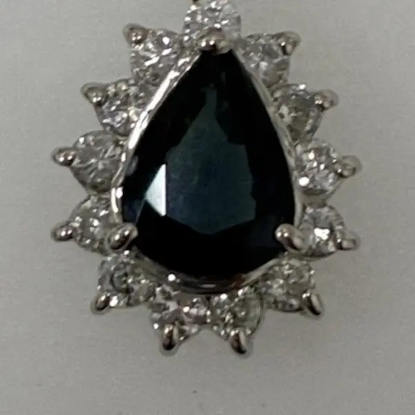 サファイア　0.7ct