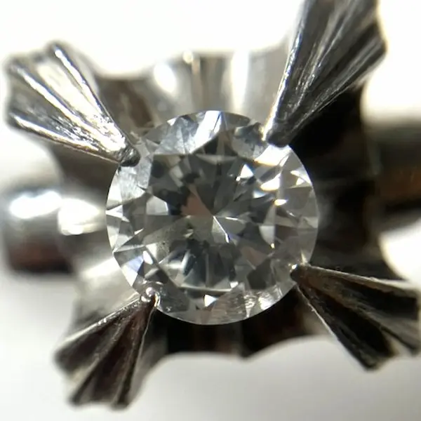 ダイヤ　0.33ct