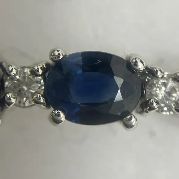 サファイア　18ct
