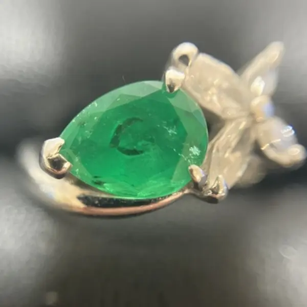 エメラルド　1.34ct