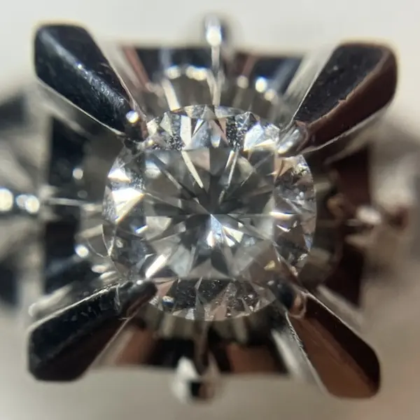 ダイヤ　0.28ct