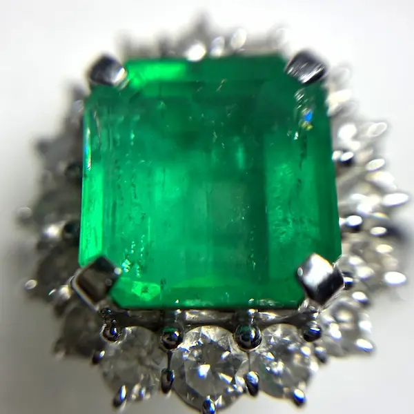エメラルド　3.83ct