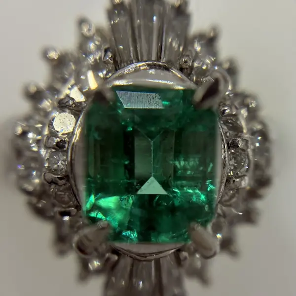 エメラルド　1.04ct