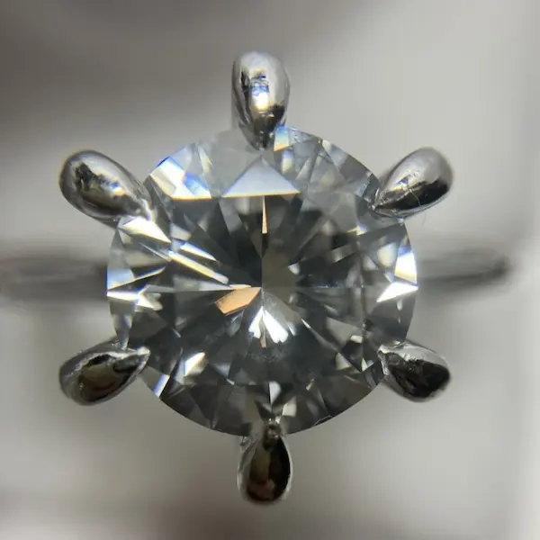 ダイヤ　3.009ct