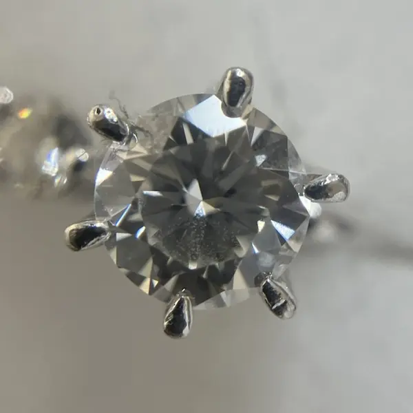 ダイヤ　0.371ct