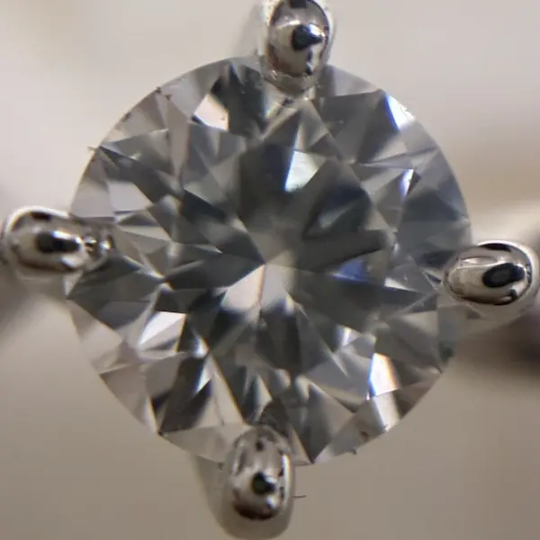 ダイヤ　0.307ct