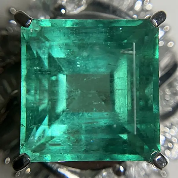 エメラルド　3.68ct