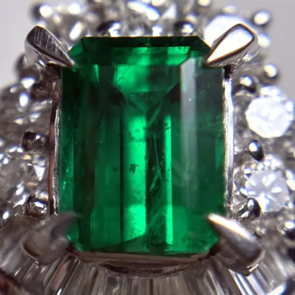 エメラルド　0.8ct