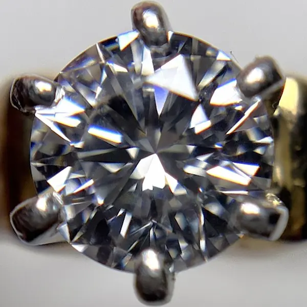 ダイヤ　0.335ct