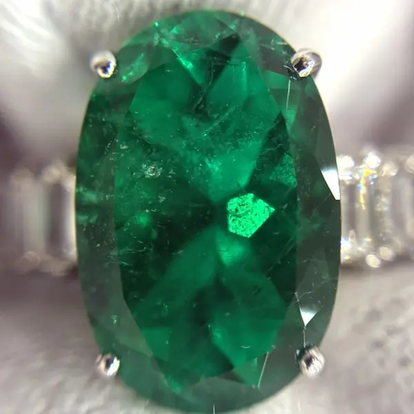 エメラルド　6.21ct