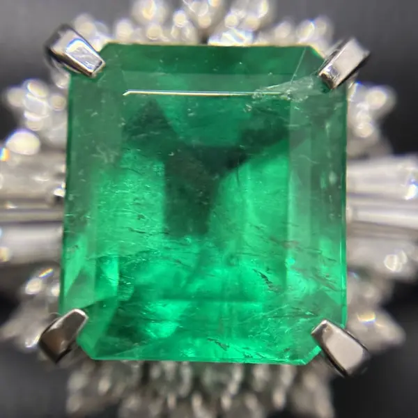 エメラルド　2.77ct
