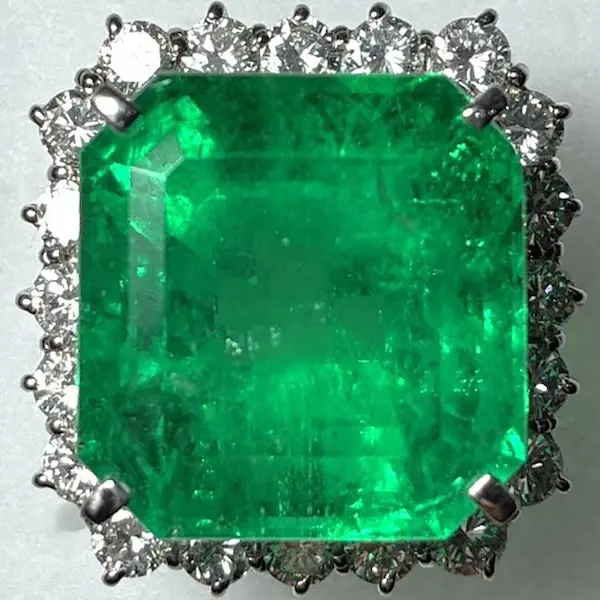 エメラルド　29.09ct