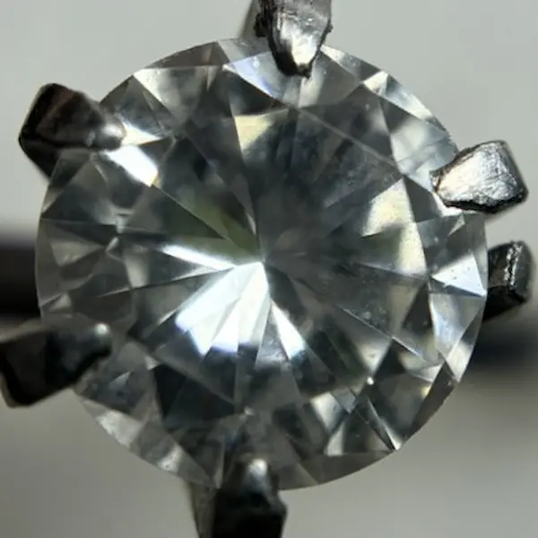 ダイヤ　0.65ct
