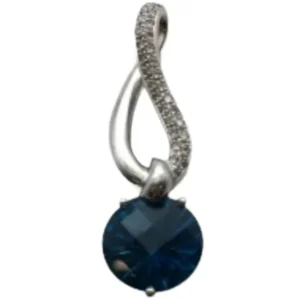 K18WG スピネル・ダイヤモンド ネックレスペンダントトップ 7.7 ct 0.29 ct