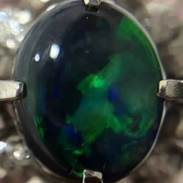 ブラックオパール　1.28ct