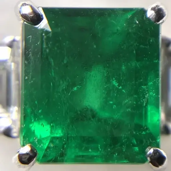 エメラルド　1.21ct