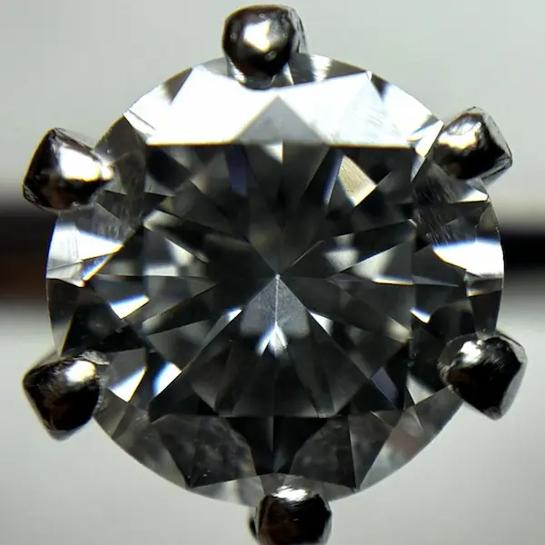 ダイヤ　0.7ct