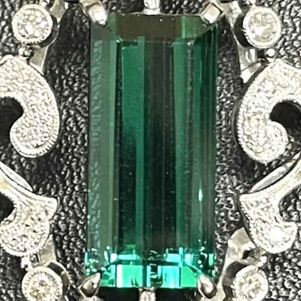 エメラルド　13.42ct