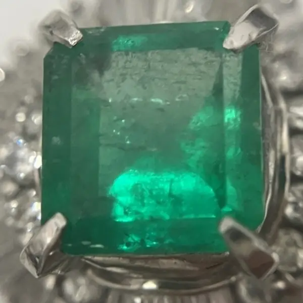 エメラルド　1.06ct