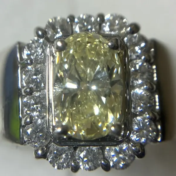 イエローダイヤ　1.006ct