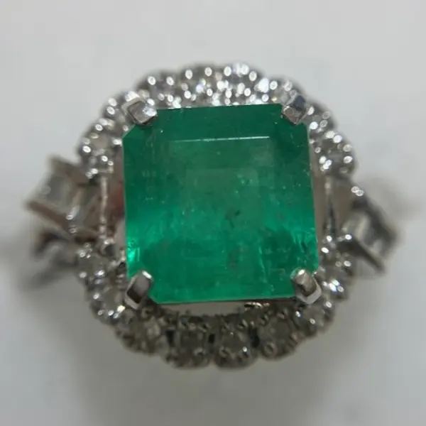 エメラルド　2.01ct