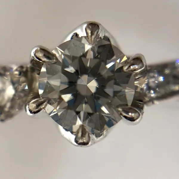 ダイヤ　0.18ct