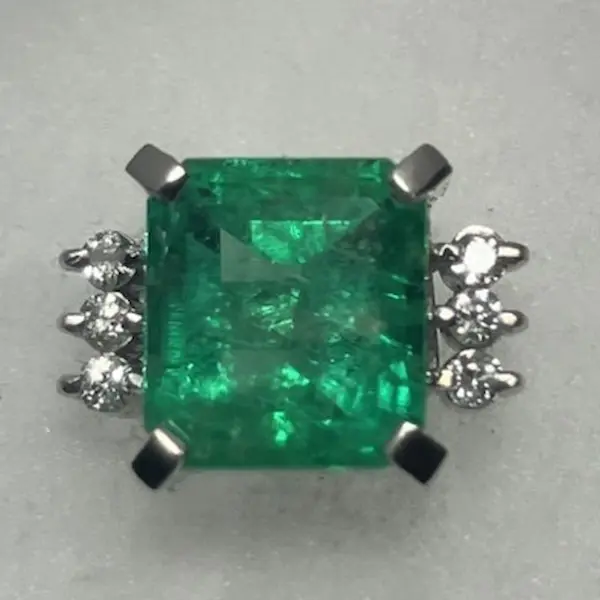 エメラルド　1.92ct