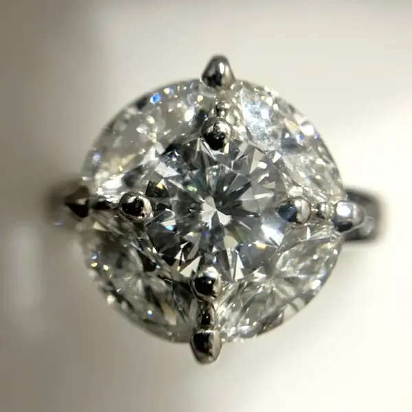 ダイヤ　0.72ct