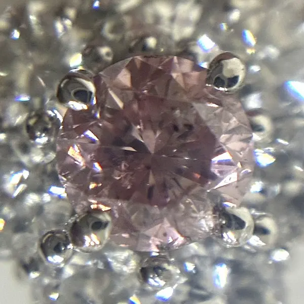 ファンシーピンクダイヤ　0.38ct