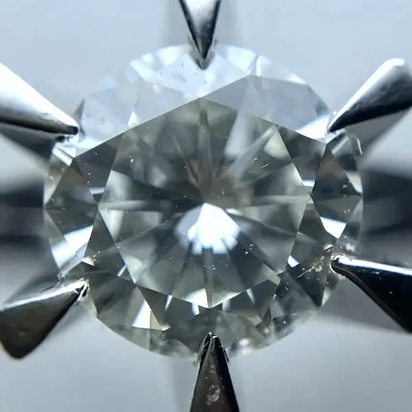 ダイヤ　0.64ct