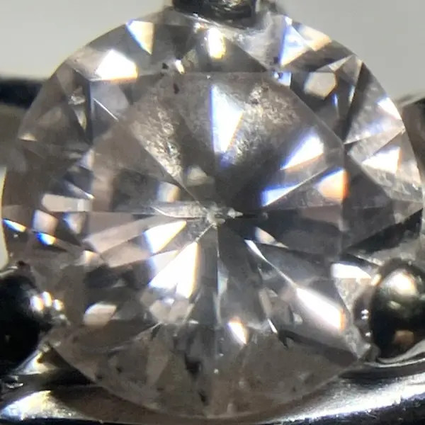 ピンクダイヤ　0.18ct