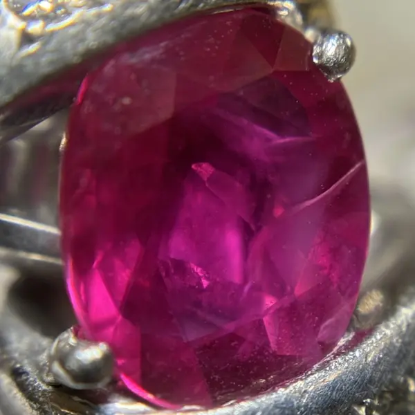 ルビー　0.98ct